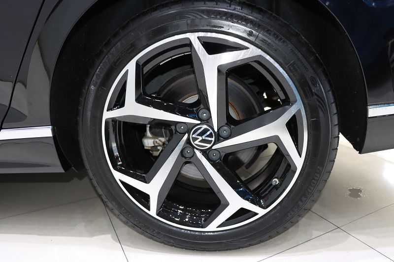 大众 迈腾 2023款 200万辆纪念版 330TSI DSG豪华型