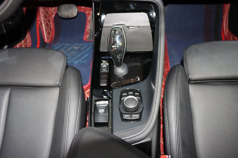 宝马X2 2018款 sDrive25i 尊享型M越野套装 国V