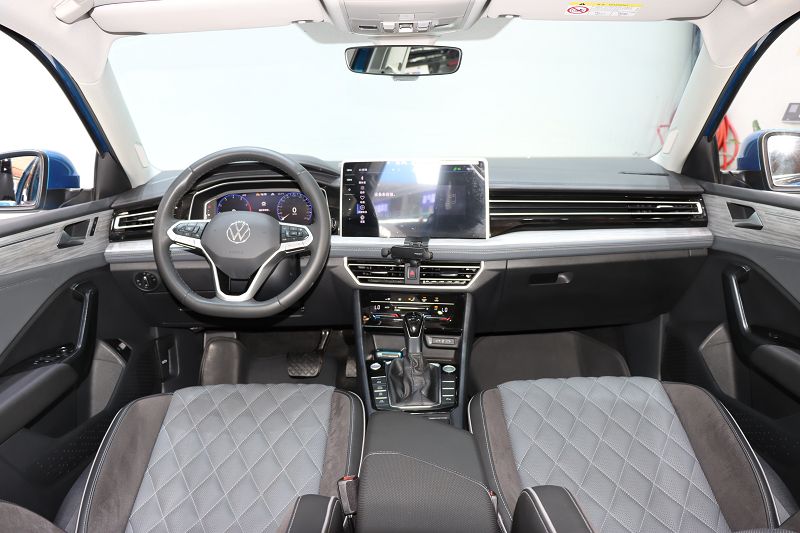 大众 速腾 2023款 300TSI DSG卓越版