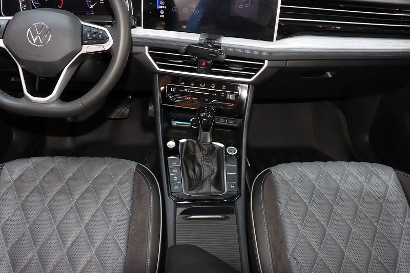 大众 速腾 2023款 300TSI DSG卓越版