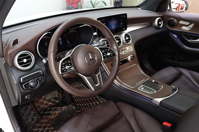 奔驰GLC级 2022款 GLC 260 L 4MATIC 豪华型
