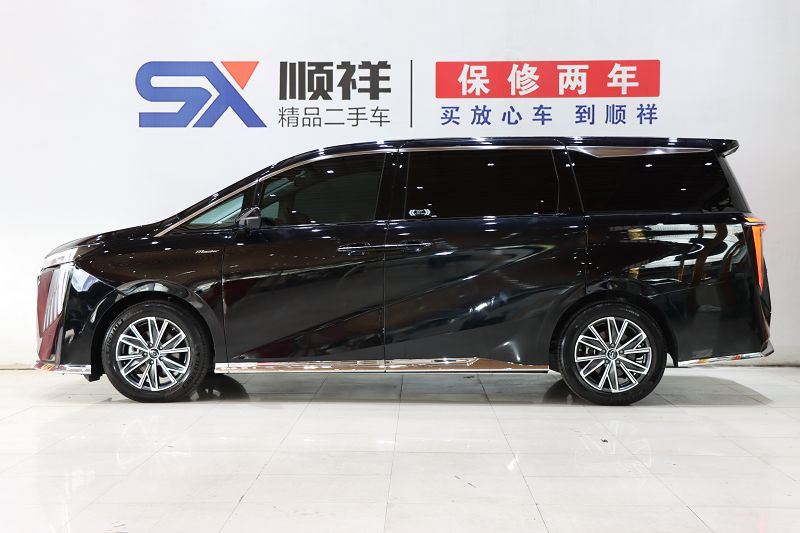 传祺M8 2023款 宗师系列 400T 至尊版
