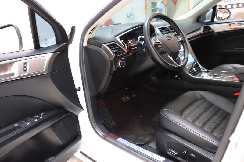 福特 蒙迪欧 2020款 EcoBoost 180 时尚型