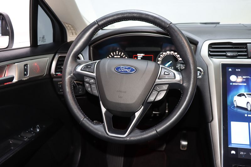 福特 蒙迪欧 2020款 EcoBoost 180 时尚型