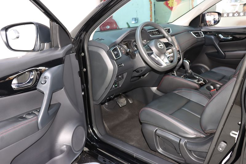 日产逍客 2023款 经典 2.0L CVT XV舒适版