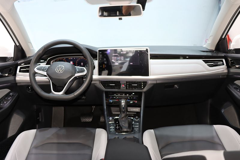 大众 宝来 2023款 300TSI DSG尊行版