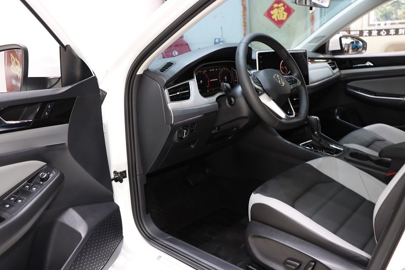 大众 宝来 2023款 300TSI DSG尊行版