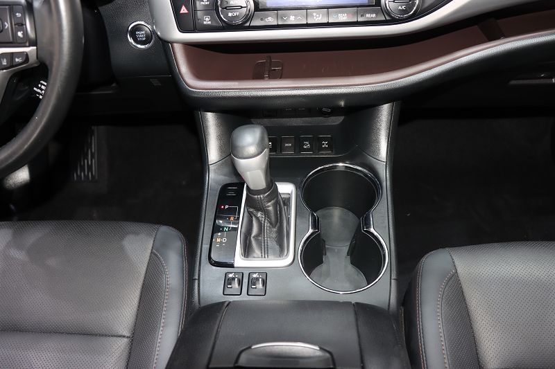 丰田 汉兰达 2018款 2.0T 四驱豪华版 7座 国VI