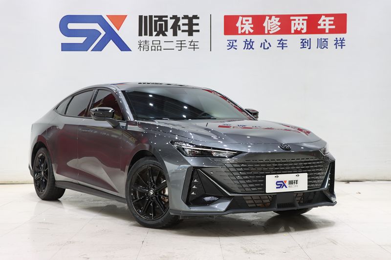 长安UNI-V 2022款 1.5T 尊贵型