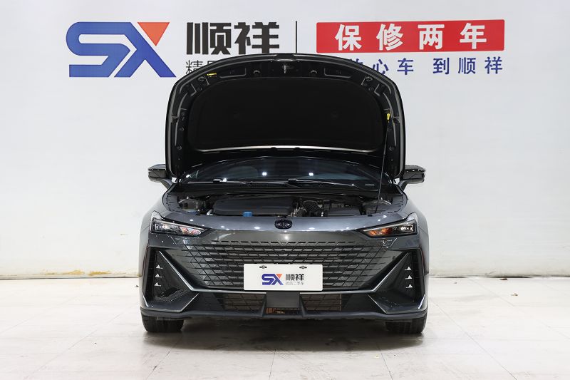 长安UNI-V 2022款 1.5T 尊贵型