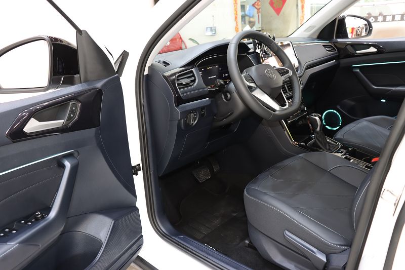 大众 途岳 2025款 新锐 300TSI 锐享版