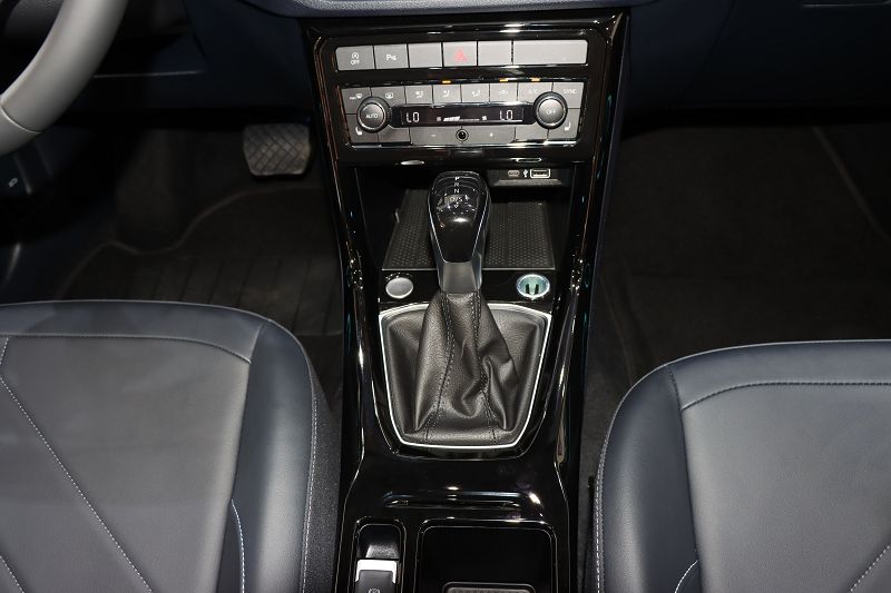 大众 途岳 2025款 新锐 300TSI 锐享版