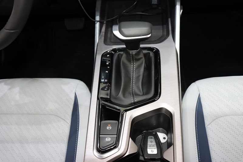吉利汽车 帝豪 2022款 第4代 1.5L CVT旗舰型