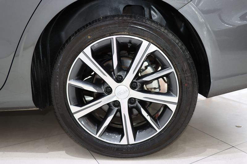 吉利汽车 帝豪 2022款 第4代 1.5L CVT旗舰型