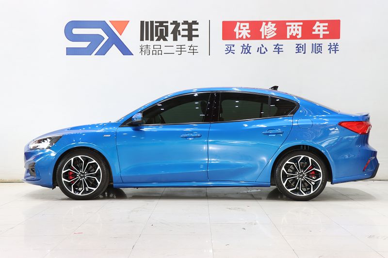福特 福克斯 2019款 三厢 EcoBoost 180 自动ST Line